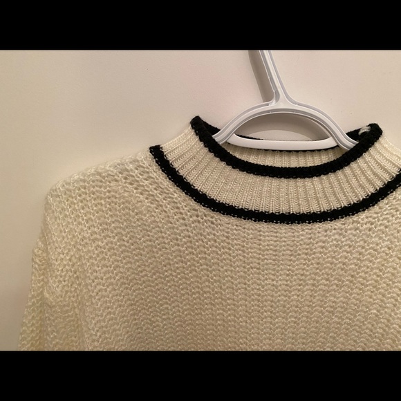 Black and white sweater - Picture 3 of 3